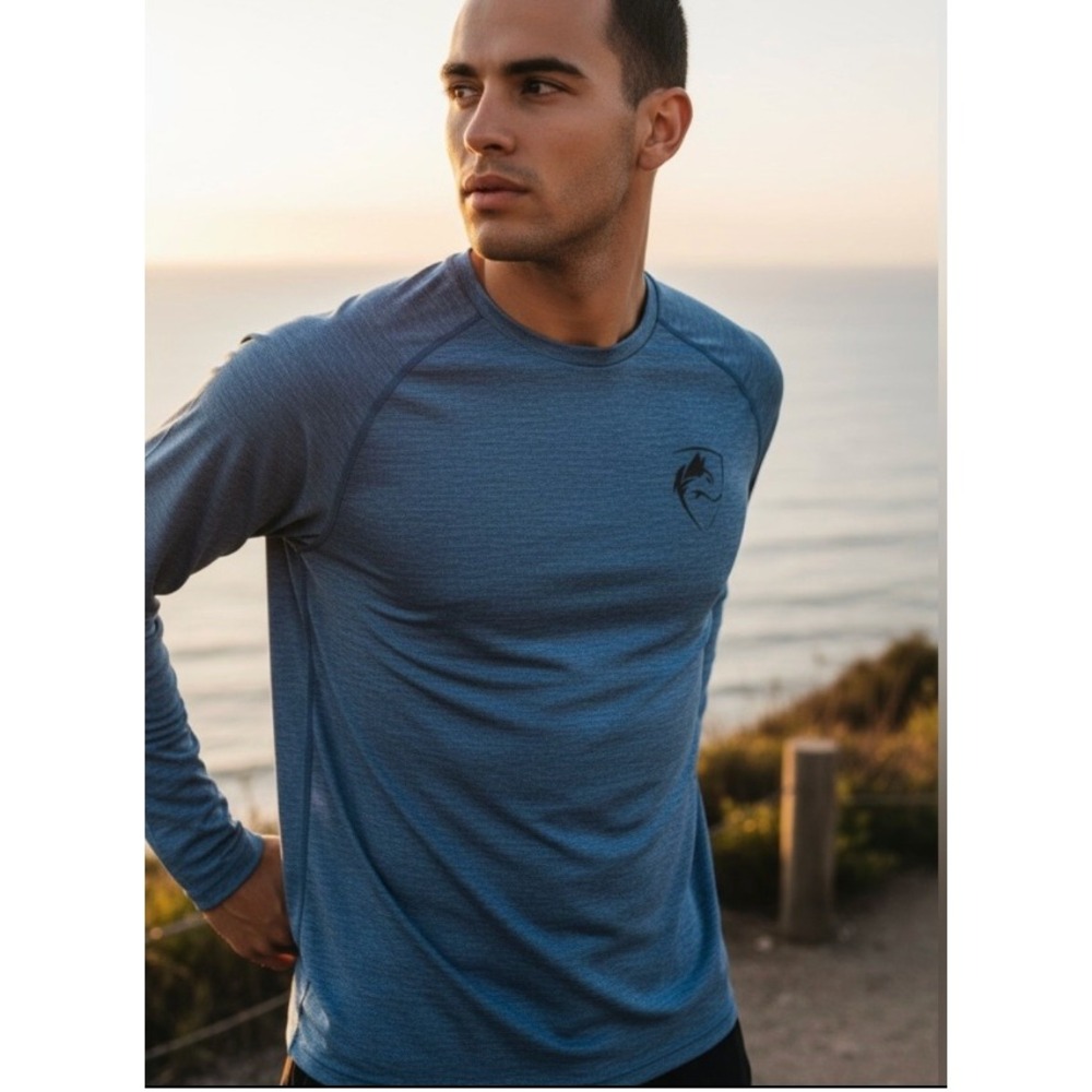 Alphalete‎ Long Sleeve Pullover M Blue